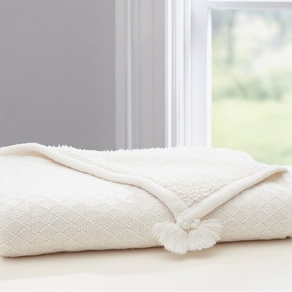 Pottery Barn Kids Bedding Pottery Barn Luxe Cableknit Sherpa Baby
